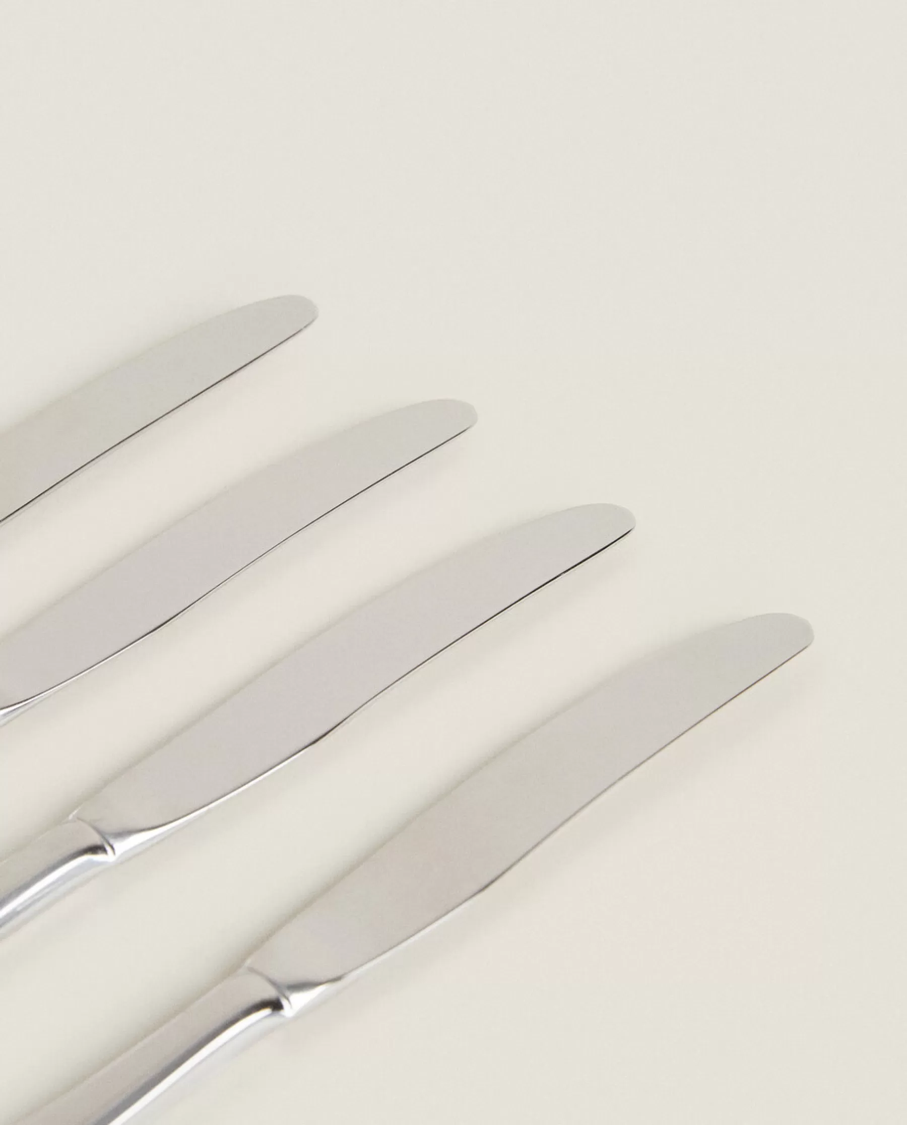 ZARA Home 4-Piece Classic Knife Box | Cutlery