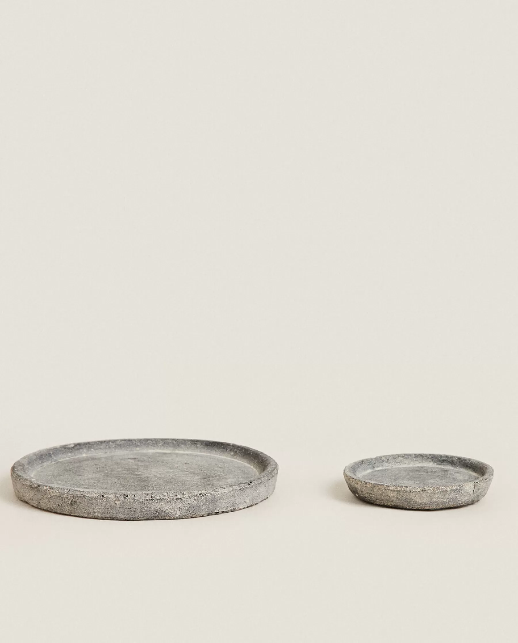 ZARA Home Dark Clay Plate | Flowerpots