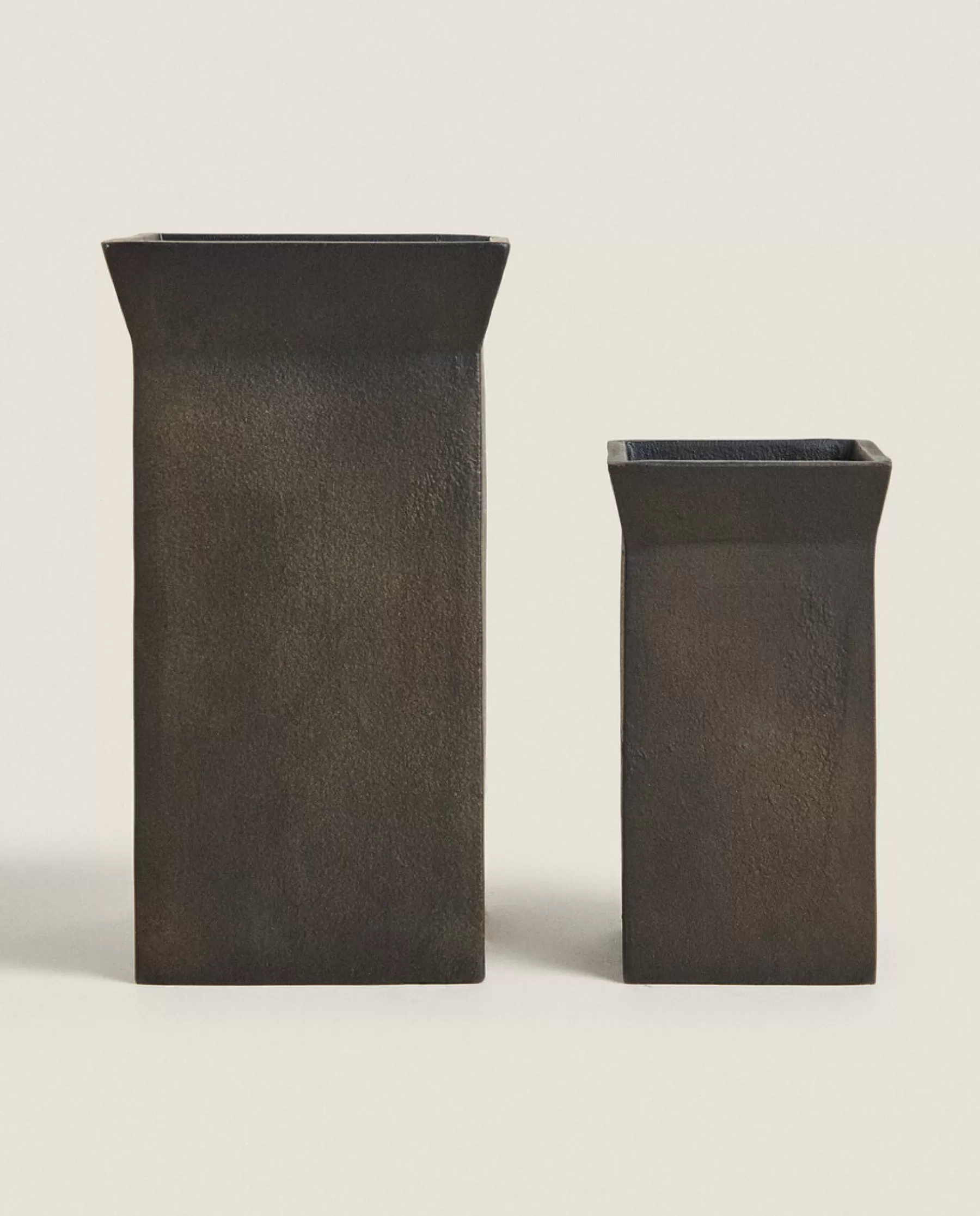 ZARA Home Dark Metal Vase | Vases