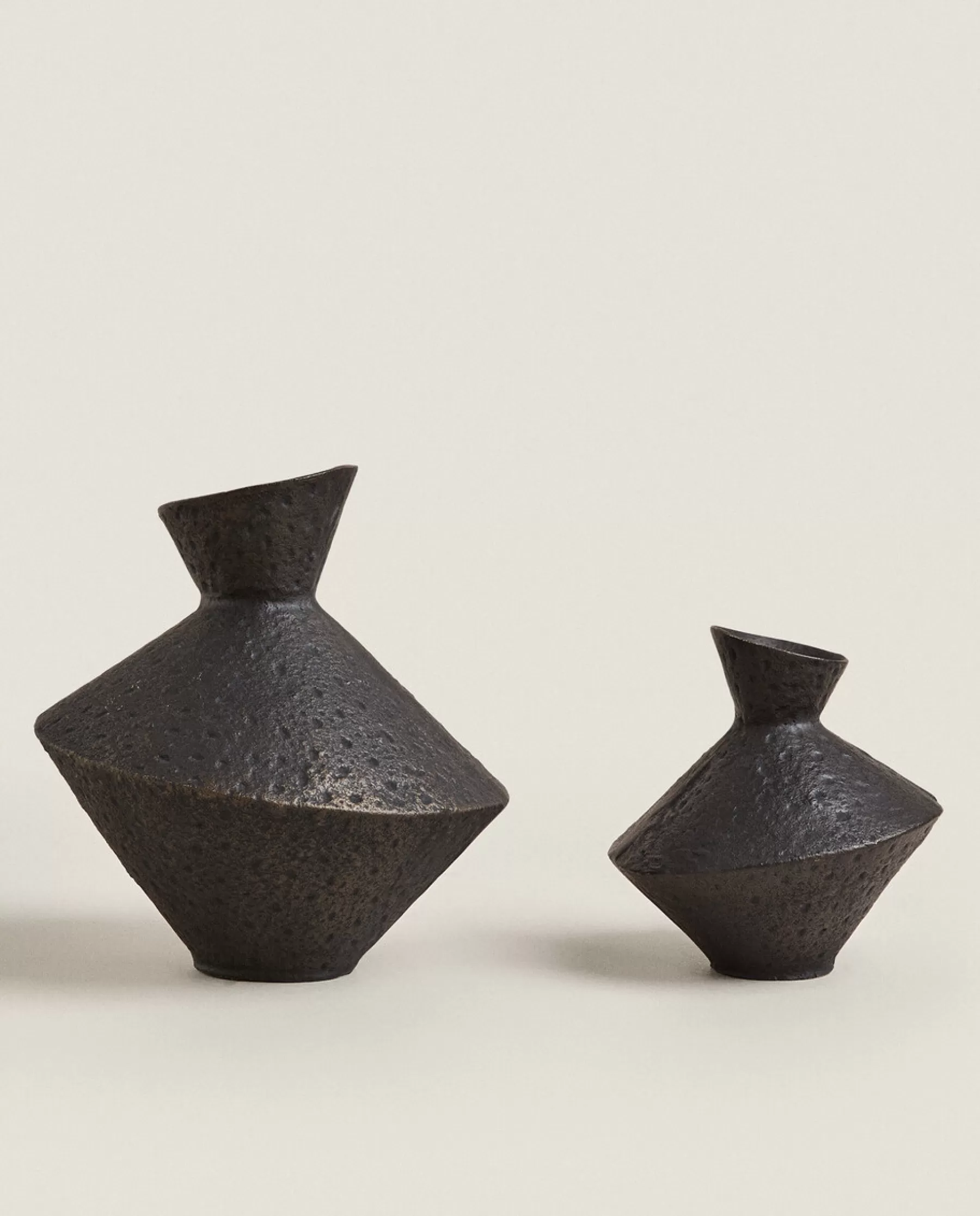 ZARA Home Dark Vase | Vases