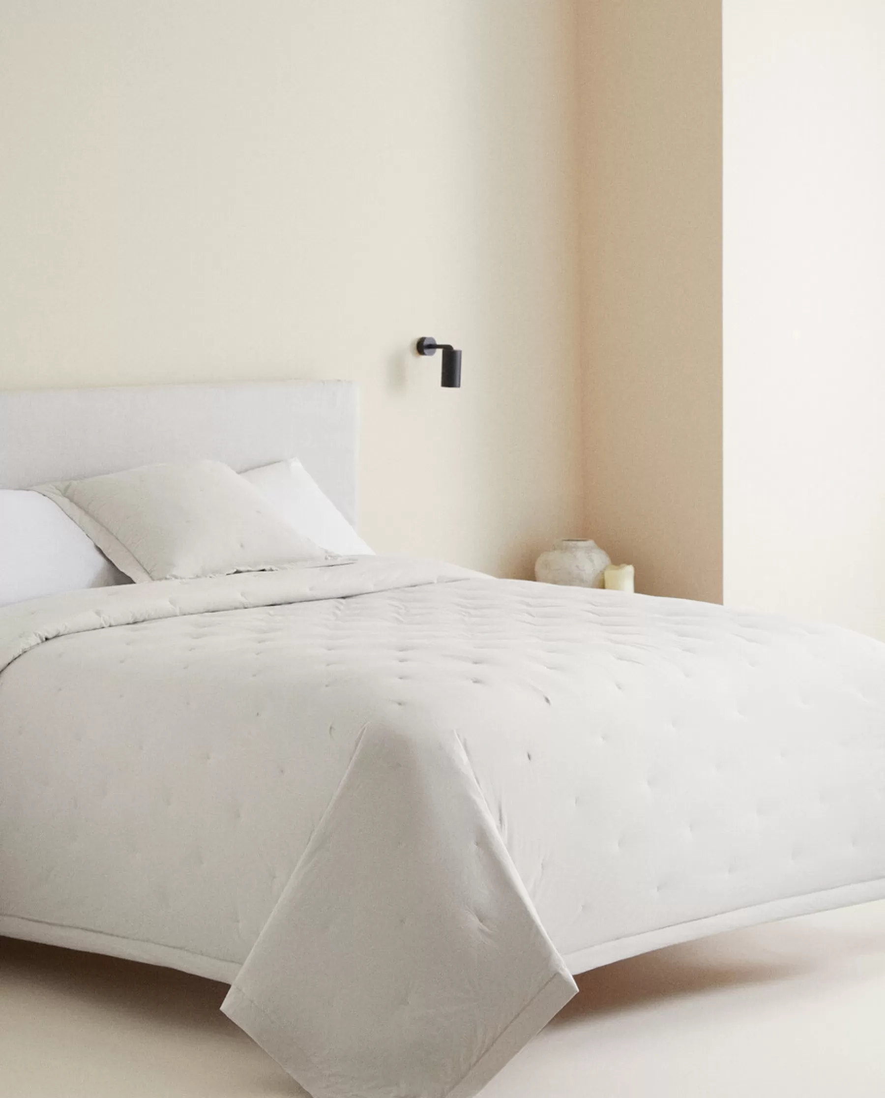 ZARA Home Dotted Quilt | Quilts