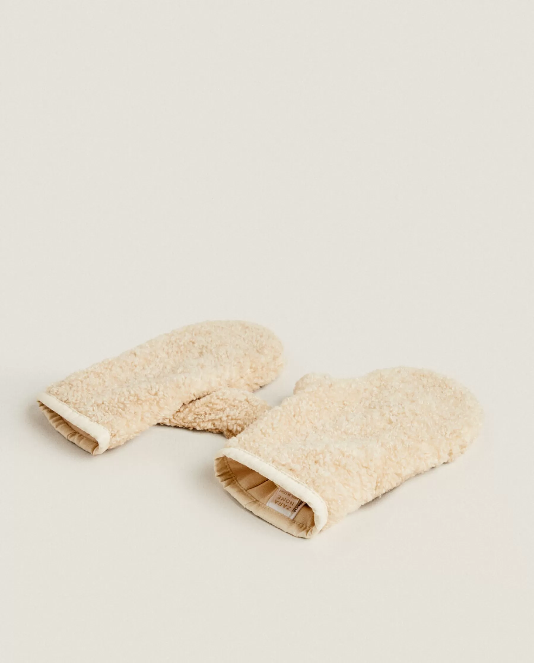 ZARA Home Faux Shearling Mittens | Accessories