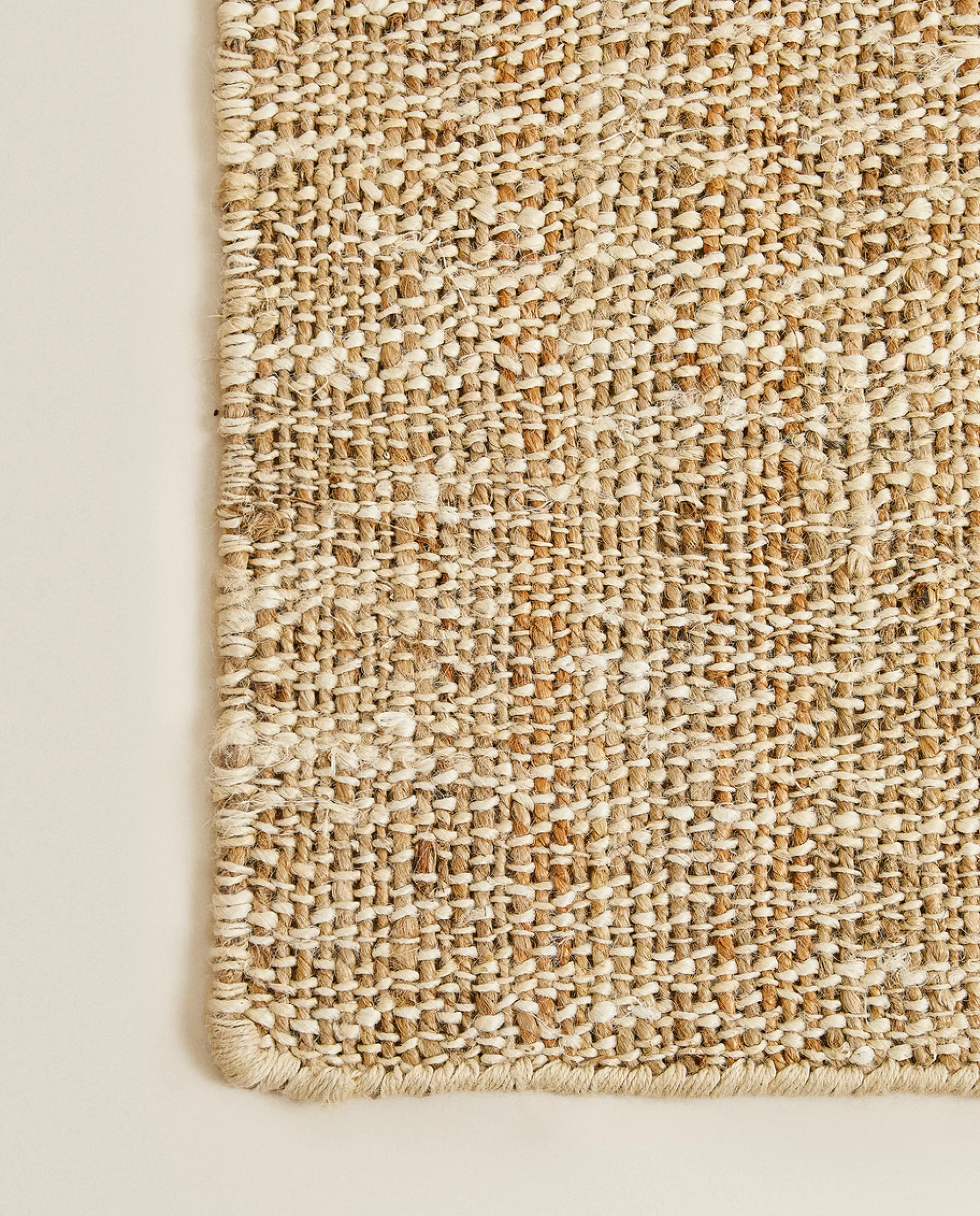 ZARA Home Jute Rug. | Solid