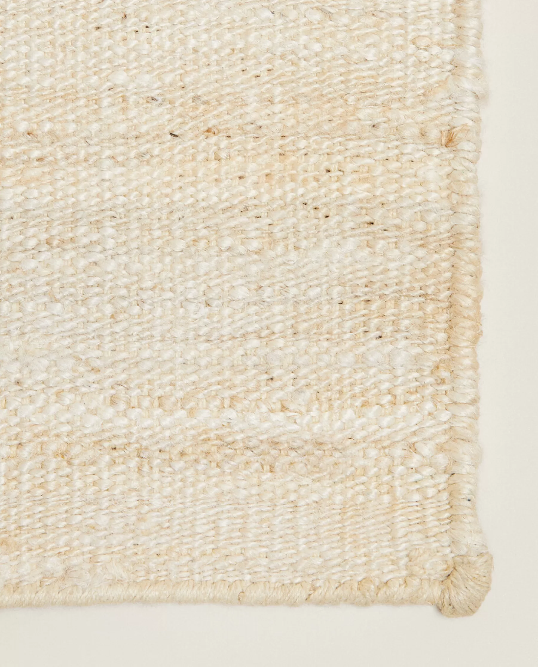 ZARA Home Jute Rug. | Solid