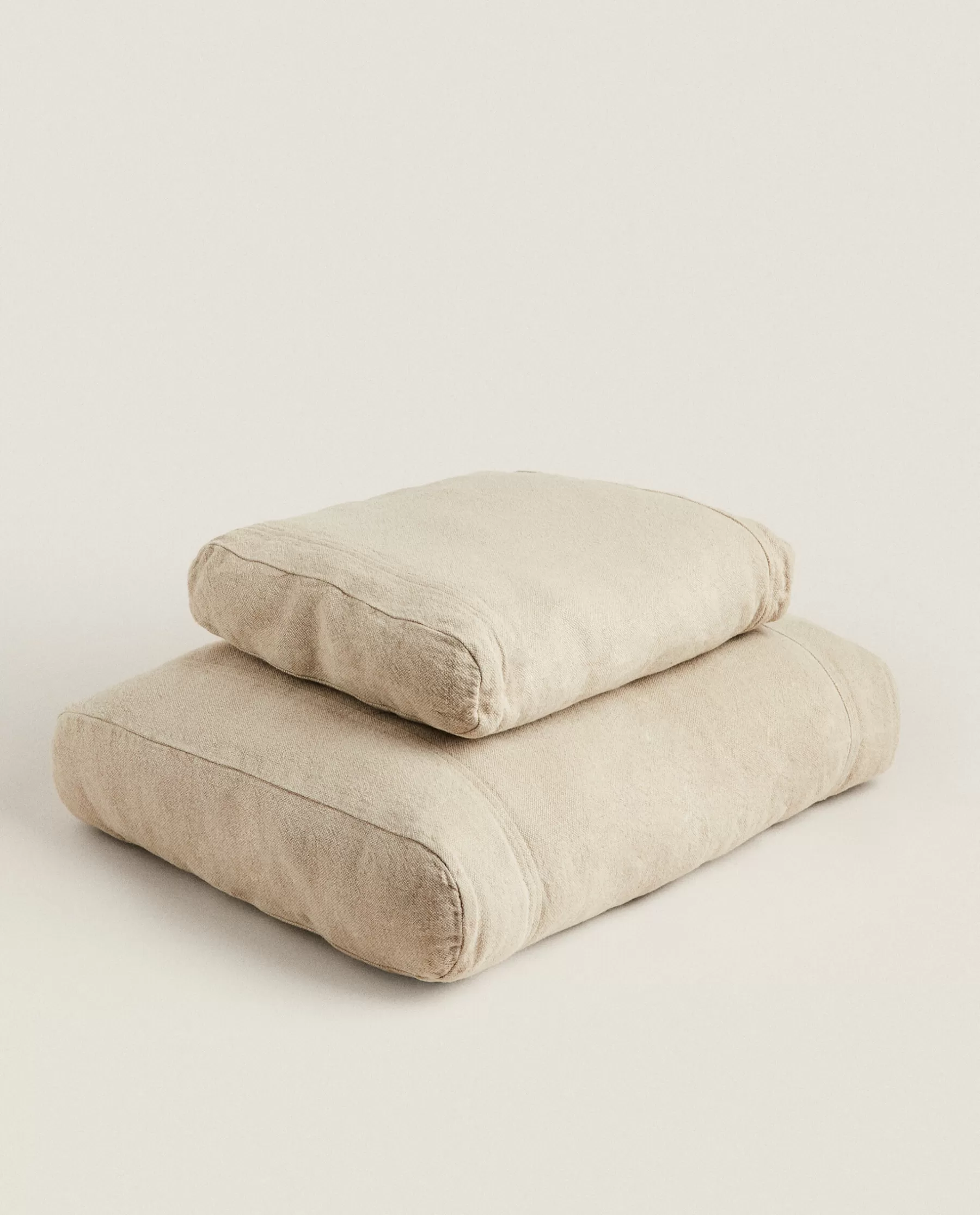 ZARA Home Linen Pet Cushion | Pets Collection