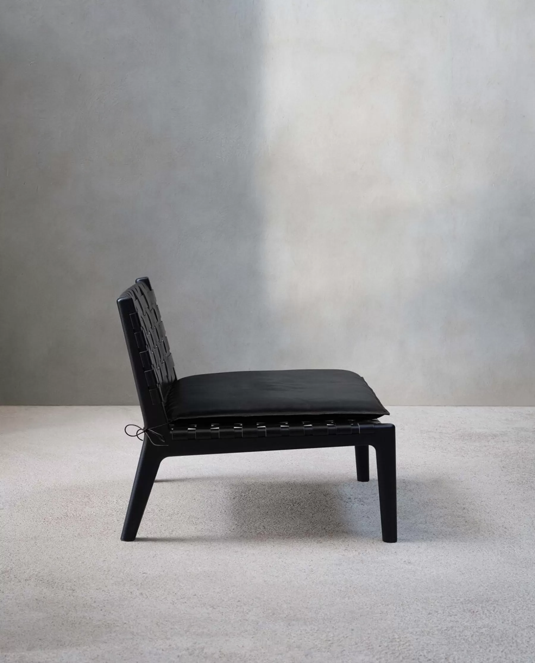 ZARA Home Lounge Chair 01 | Chairs & Armchairs