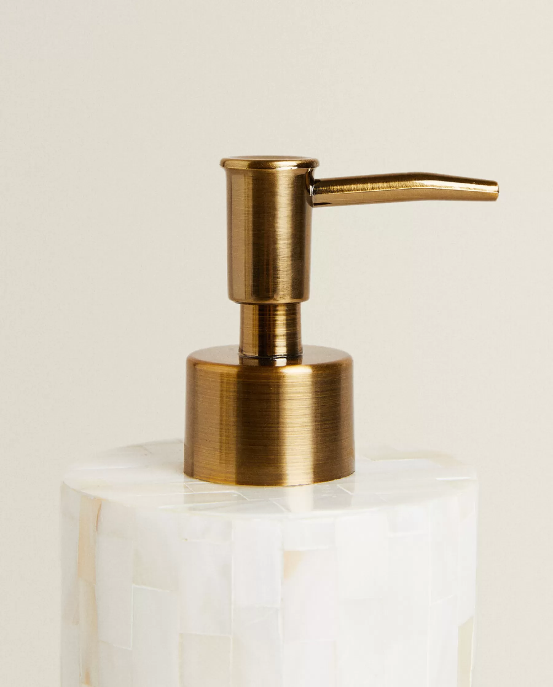 ZARA Home Round Mother-Of-Pearl Dispenser | Dispensers