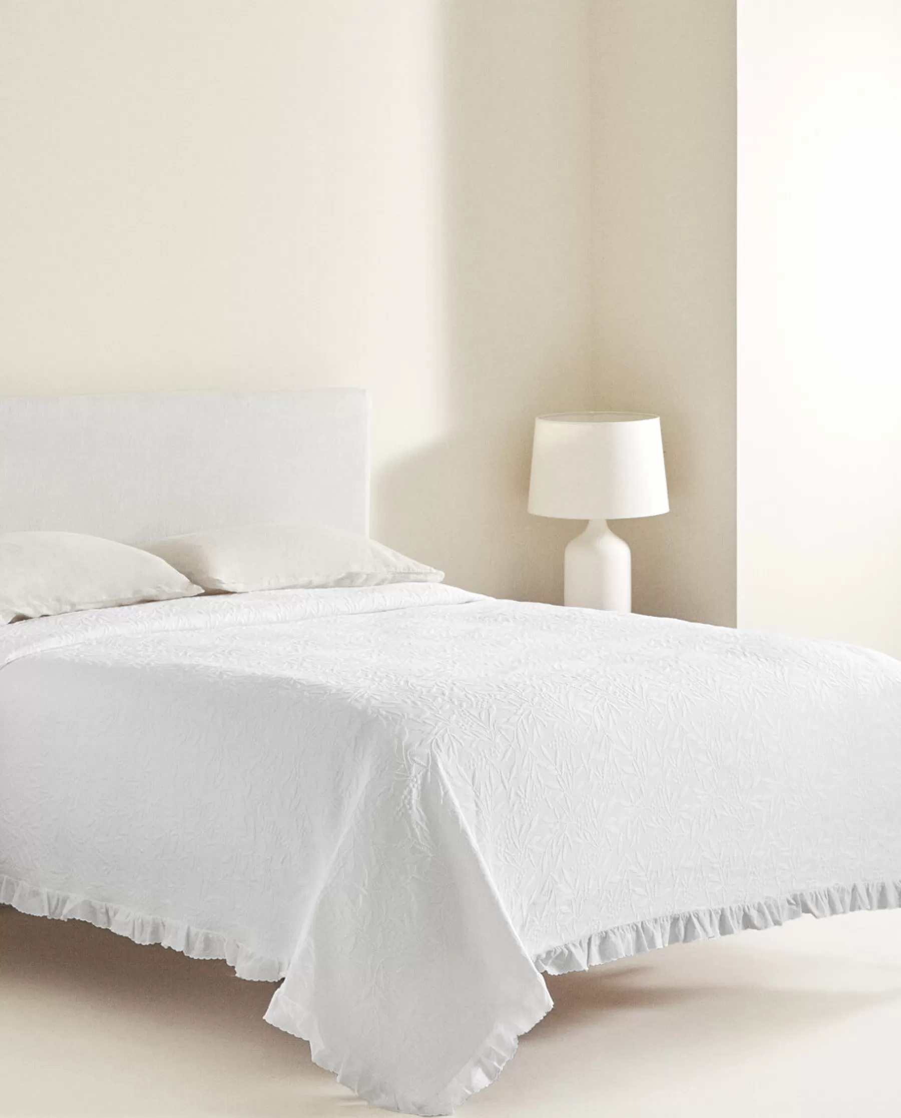 ZARA Home Ruffle Trim Bedspread | Bedspreads