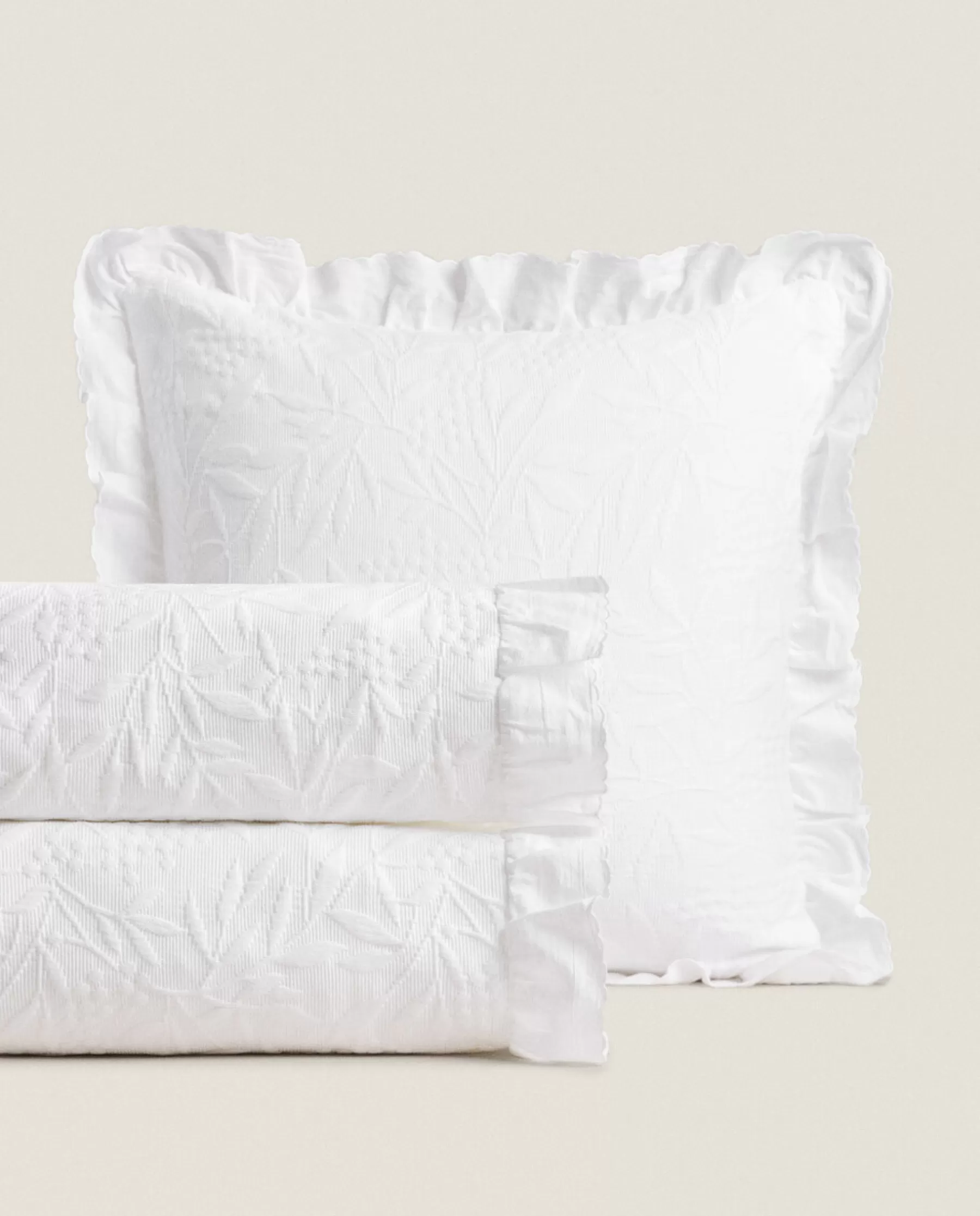 ZARA Home Ruffle Trim Bedspread | Bedspreads