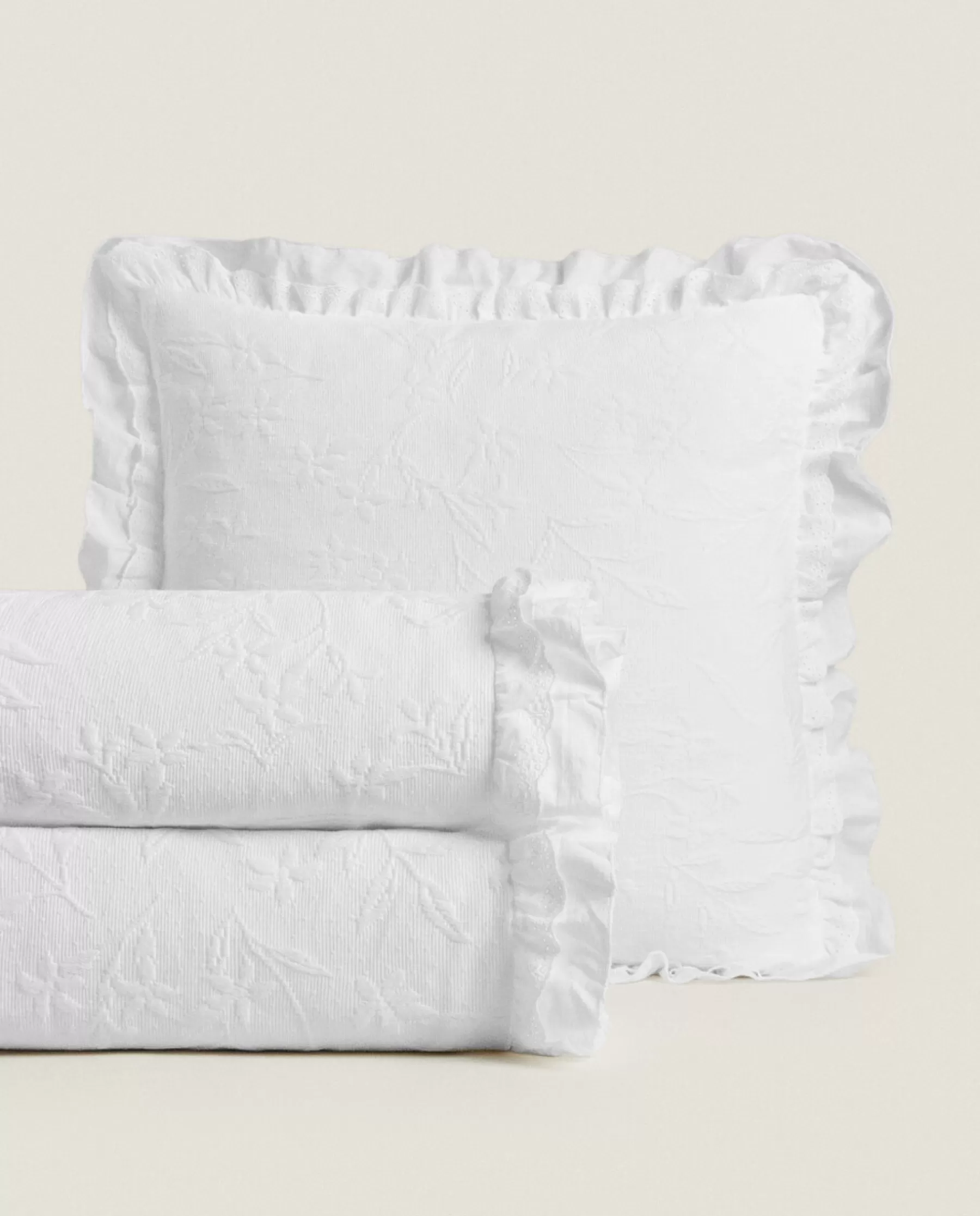 ZARA Home Ruffle Trim Bedspread | Bedspreads