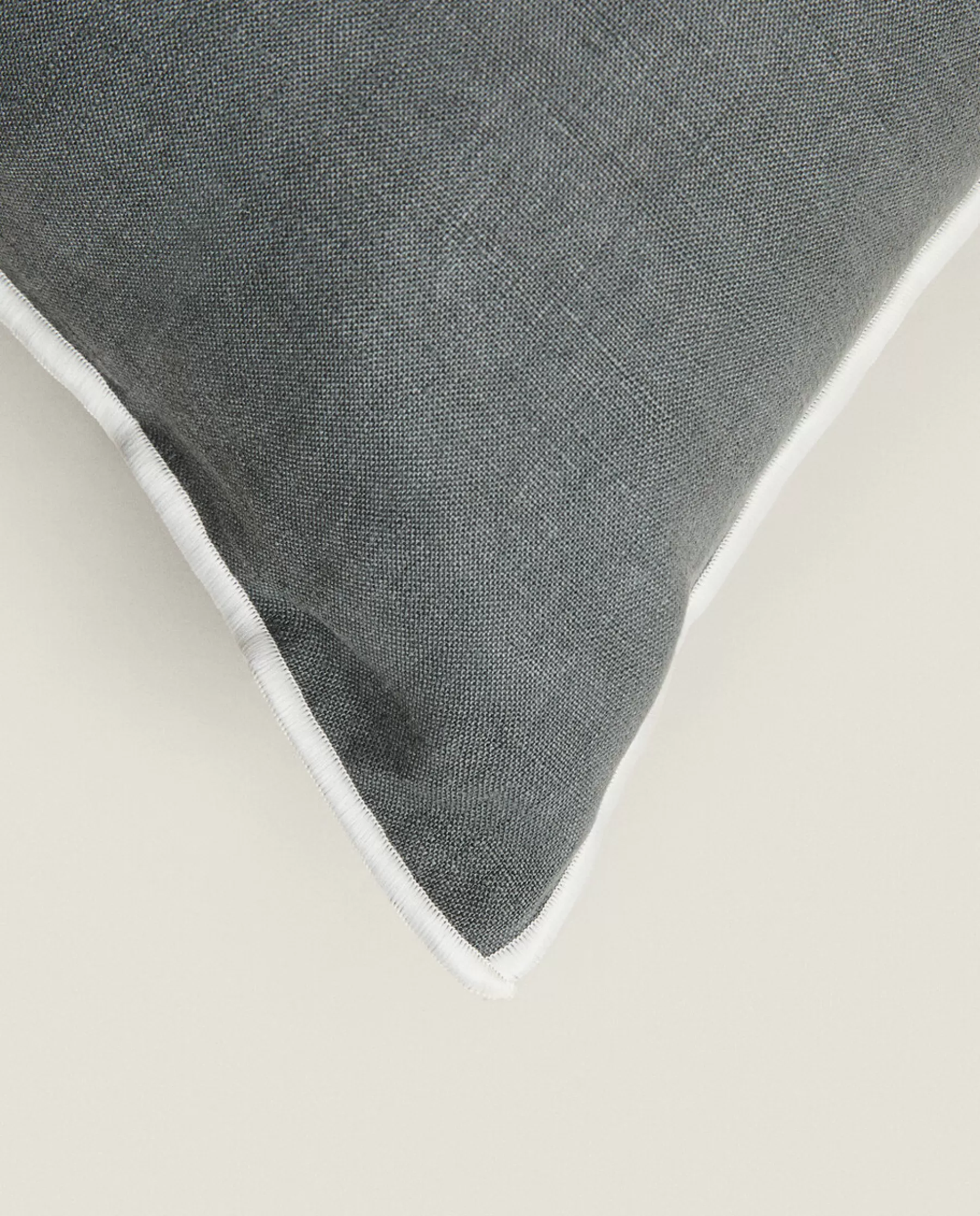 ZARA Home Throw Pillow Cover With Overlocking | Solid