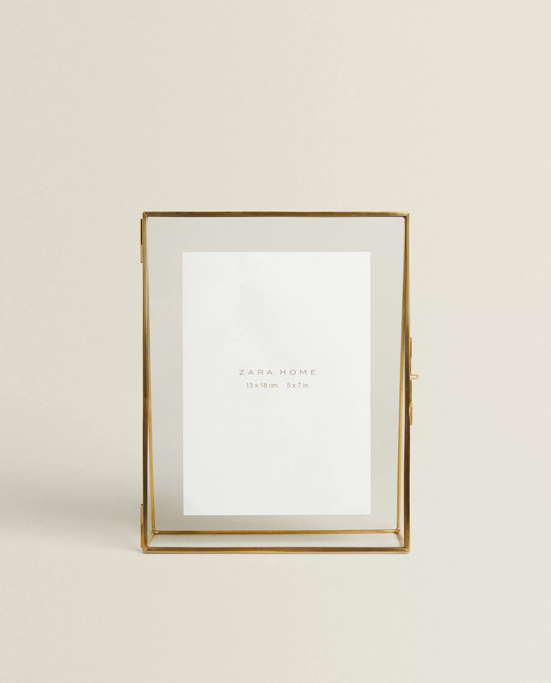 ZARA Home Triangular Frame | Frames And Canvases