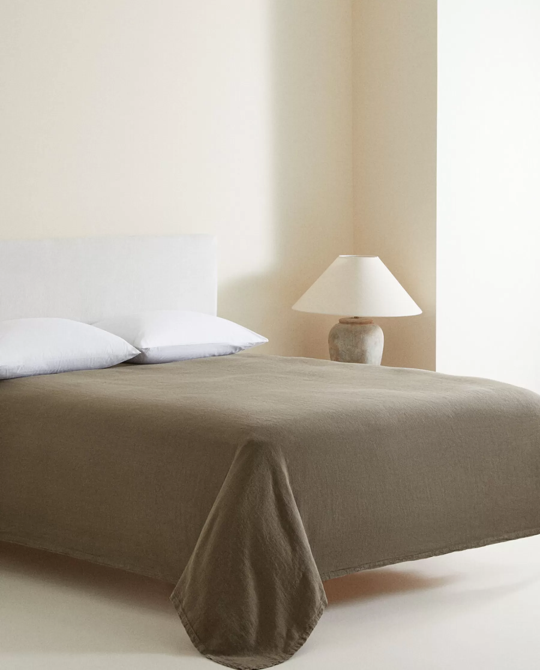 ZARA Home Washed Linen Bedspread (400 Gsm) | Bedspreads